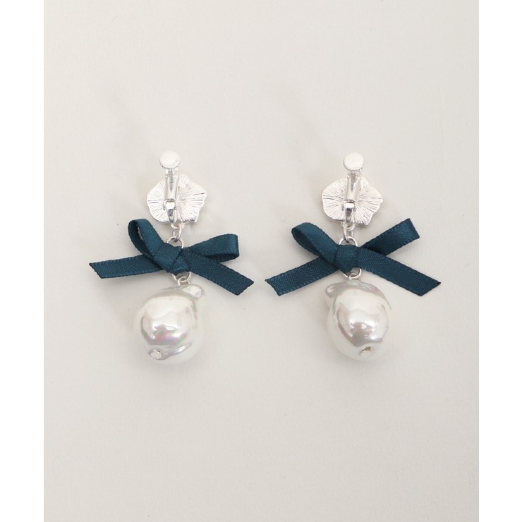リボン×偏光パールイヤリング | axes femme | 詳細画像1