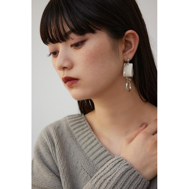 バイカラーフェイクレザーピアス | AZUL BY MOUSSY | 詳細画像1 