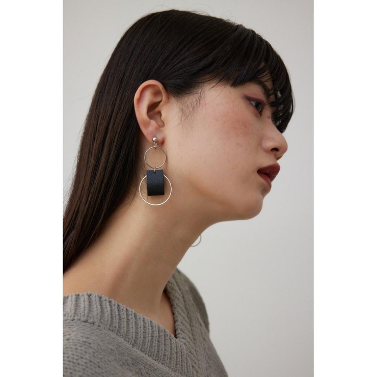 バイカラーフェイクレザーピアス | AZUL BY MOUSSY | 詳細画像2 