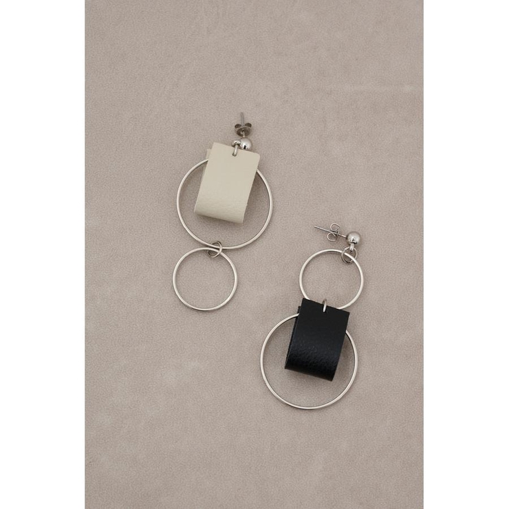 バイカラーフェイクレザーピアス | AZUL BY MOUSSY | 詳細画像3 