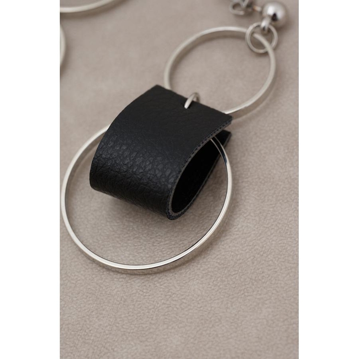 バイカラーフェイクレザーピアス | AZUL BY MOUSSY | 詳細画像4 