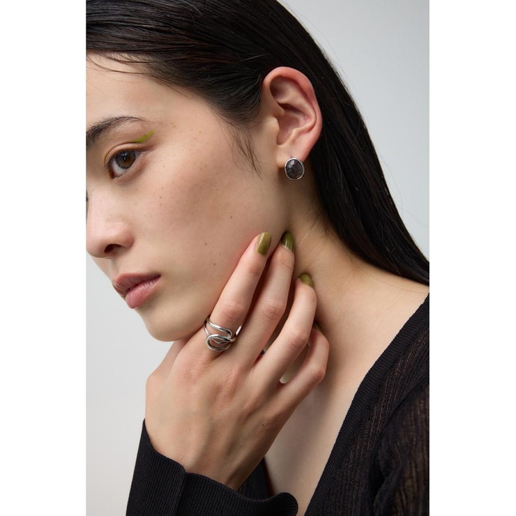 BLK | ストーンライクモチーフピアス | AZUL BY MOUSSY