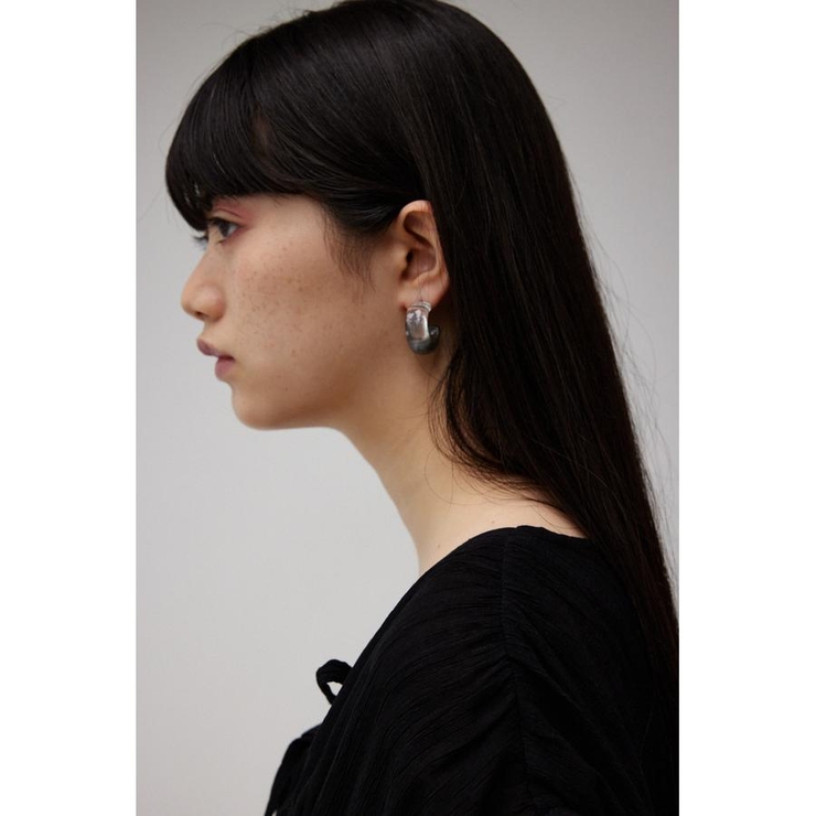 BICOLOR CLEAR HOOP EARRINGS | AZUL BY MOUSSY | 詳細画像10 