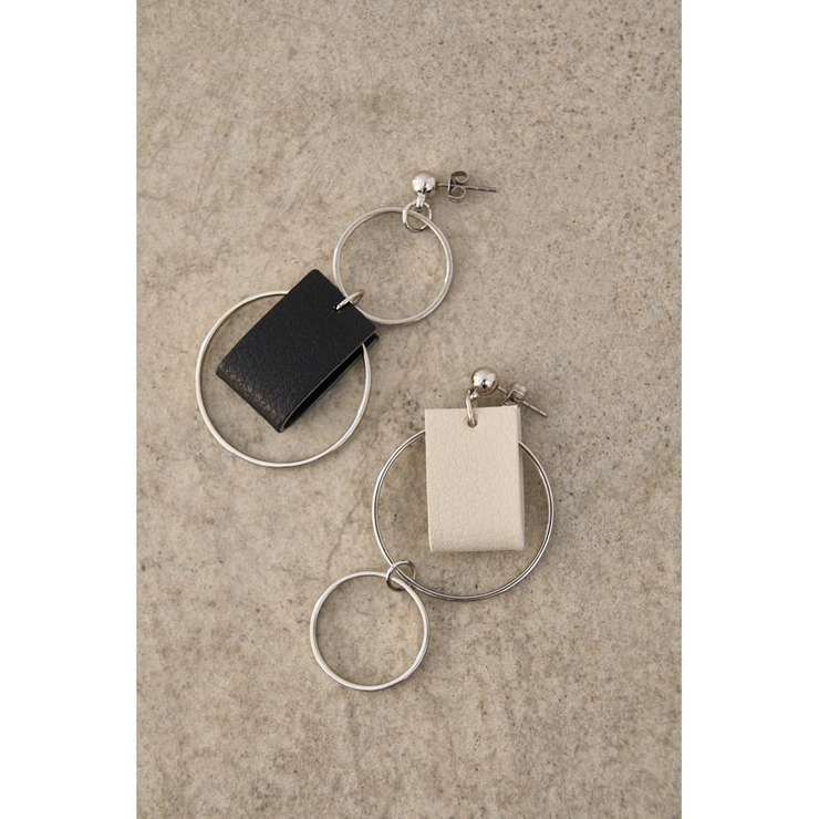 BICOLOR FAUX LEATHER EARRINGS[品番：AZLW0020682]｜AZUL BY  MOUSSY（アズールバイマウジー）のレディースファッション通販｜SHOPLIST（ショップリスト）