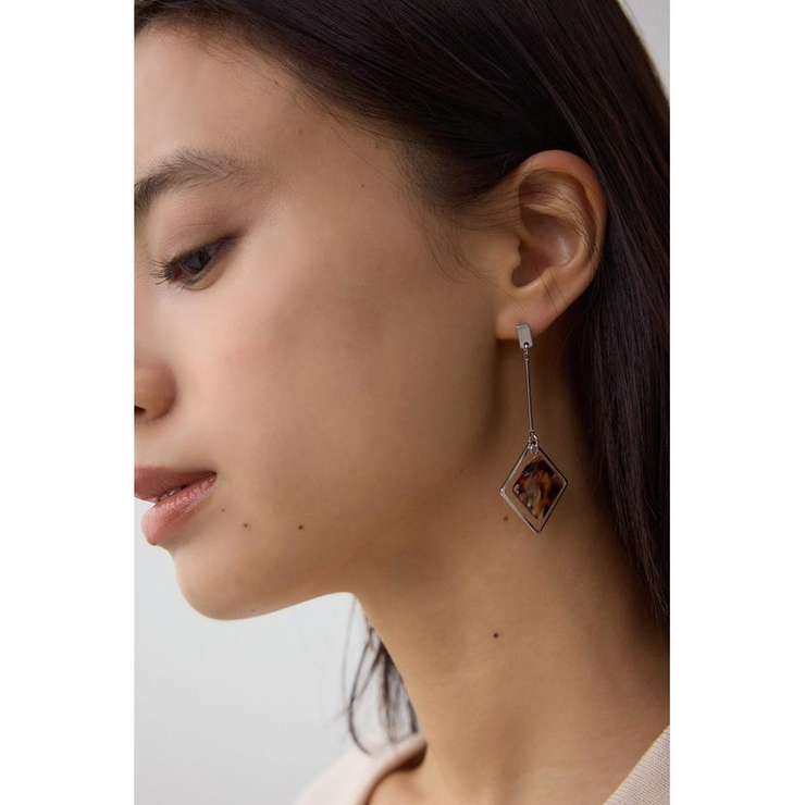 BRN | アクリル×メタルアシンメトリーピアス | AZUL BY MOUSSY