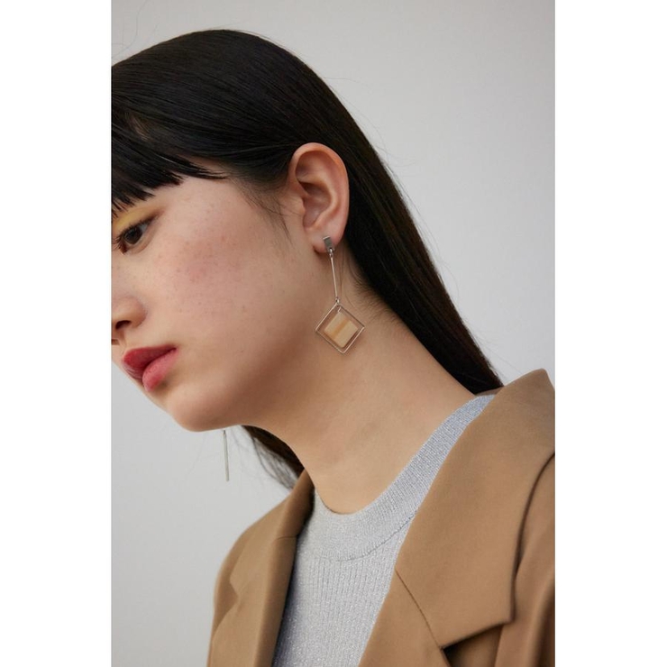 L/BEG1 | アクリル×メタルアシンメトリーピアス | AZUL BY MOUSSY