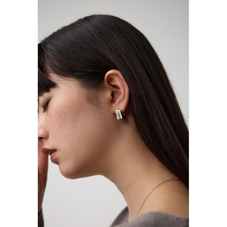 Multi_1 | スクエアメタルオーバーラップピアス | AZUL BY MOUSSY