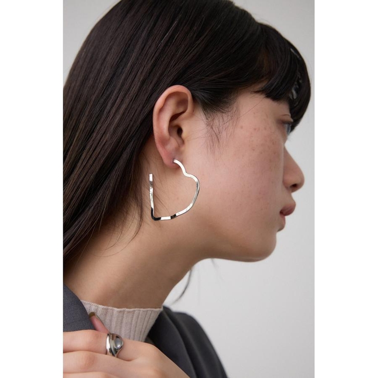 SLV | ニュアンスシェイプビッグフープピアス | AZUL BY MOUSSY