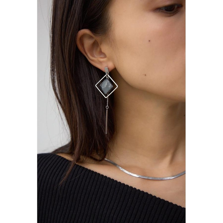 柄BLK5 | アクリル×メタルアシンメトリーピアス | AZUL BY MOUSSY