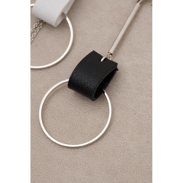 フェイクレザーバイカラーアシンメトリーピアス | AZUL BY MOUSSY | 詳細画像4 