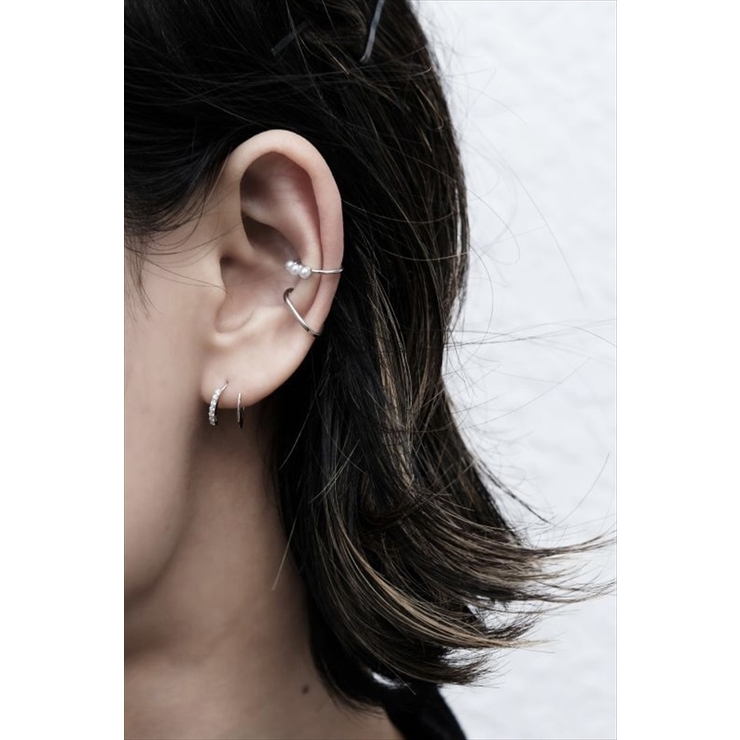 CONNY SILVER925 ジルコニアプレートスパイラルラインピアス[品番