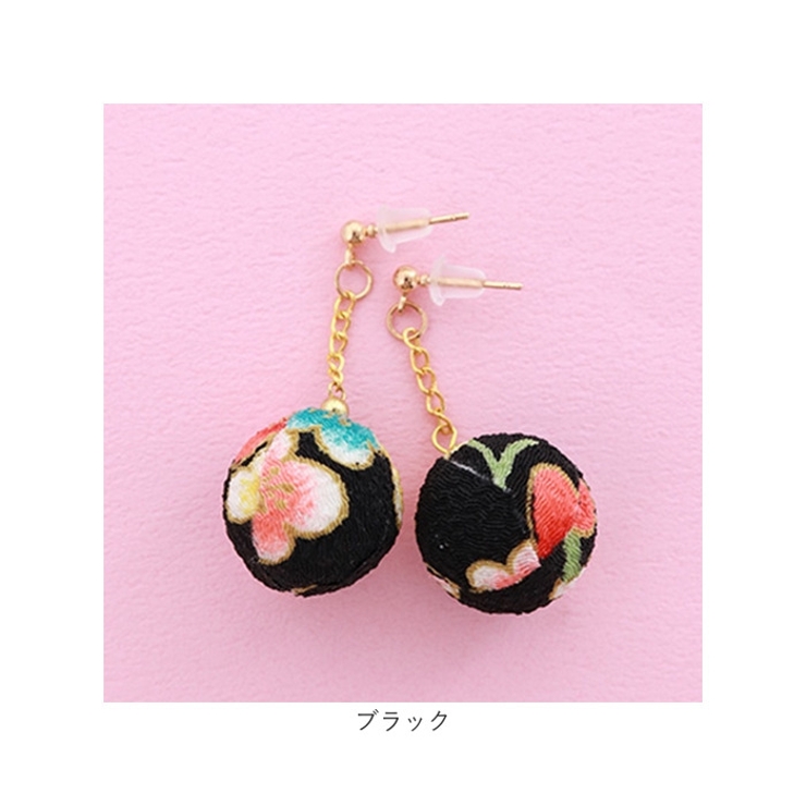 ピアス