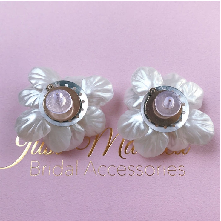 ホワイトフラワーBigモチーフピアス | BACKYARD FAMILY | 詳細画像2 