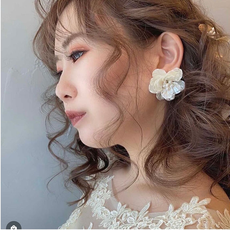 ホワイトフラワーBigモチーフピアス | BACKYARD FAMILY | 詳細画像4 