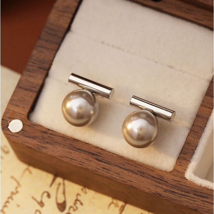 ピアス