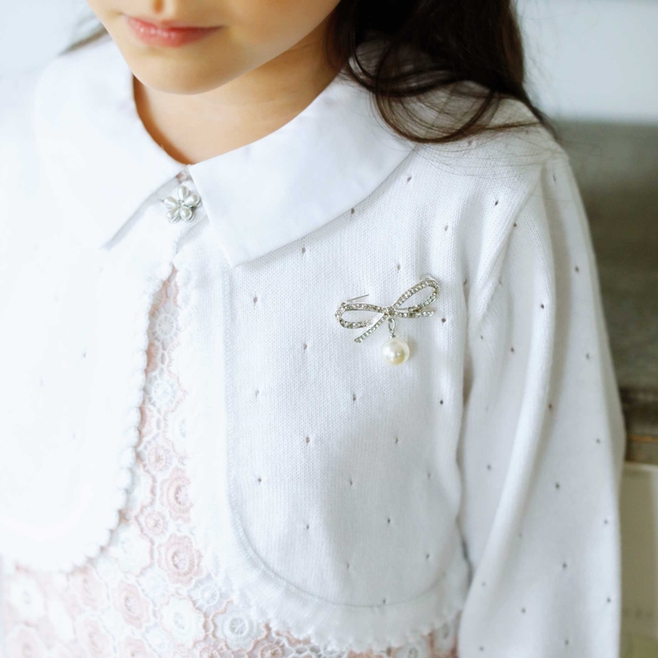 パール付きビジューリボンブローチ | BeBe | 詳細画像2 