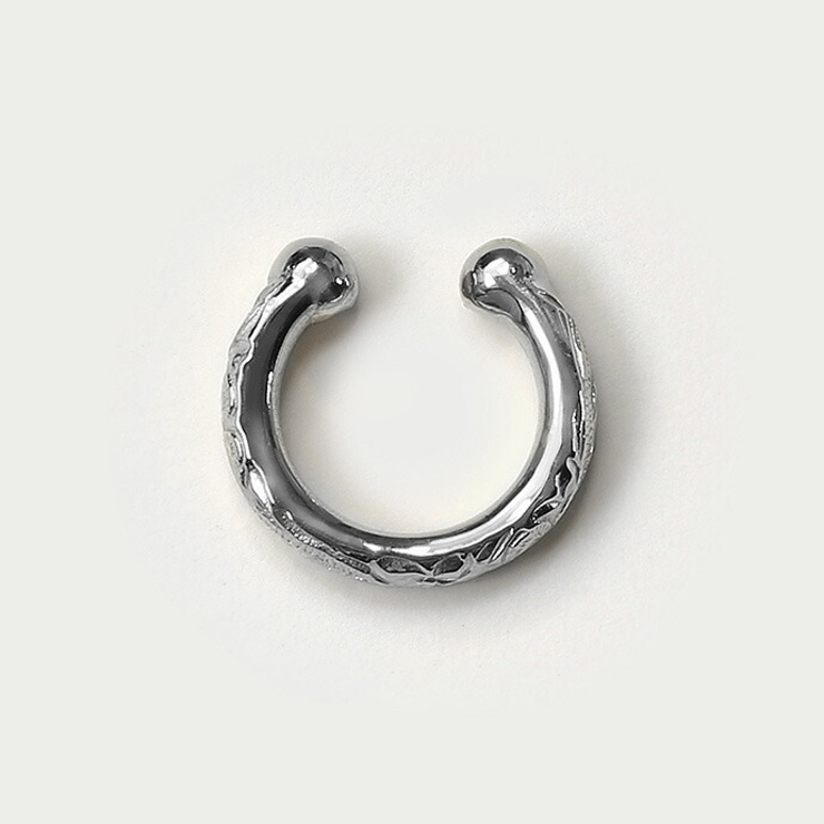 Binich(ビニッチ)フラットハワイアンステンレスイヤーカフメンズサージカルステンレス[ステンレスピアス]片耳用(1個売り)