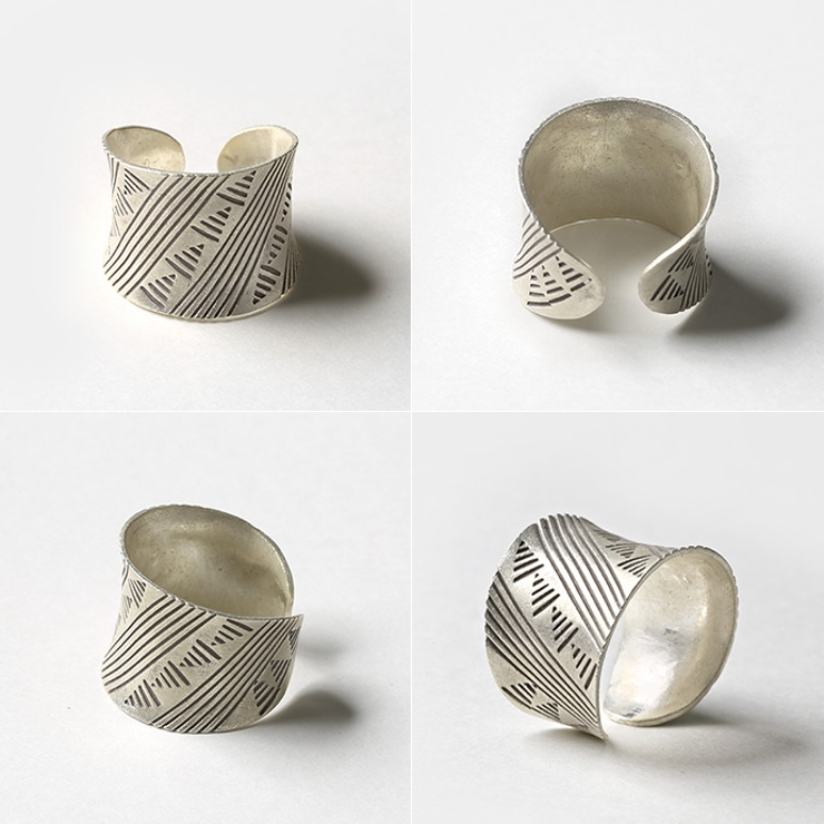 Binich(ビニッチ)ライントライアングルカレンシルバーリングメンズ指輪メンズ三角シルバーアクセサリーフリーサイズ幅広[シルバーリング]