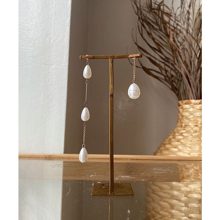 アシンメトリーパールピアス emouv ピアス | BUYSENSE | 詳細画像1 
