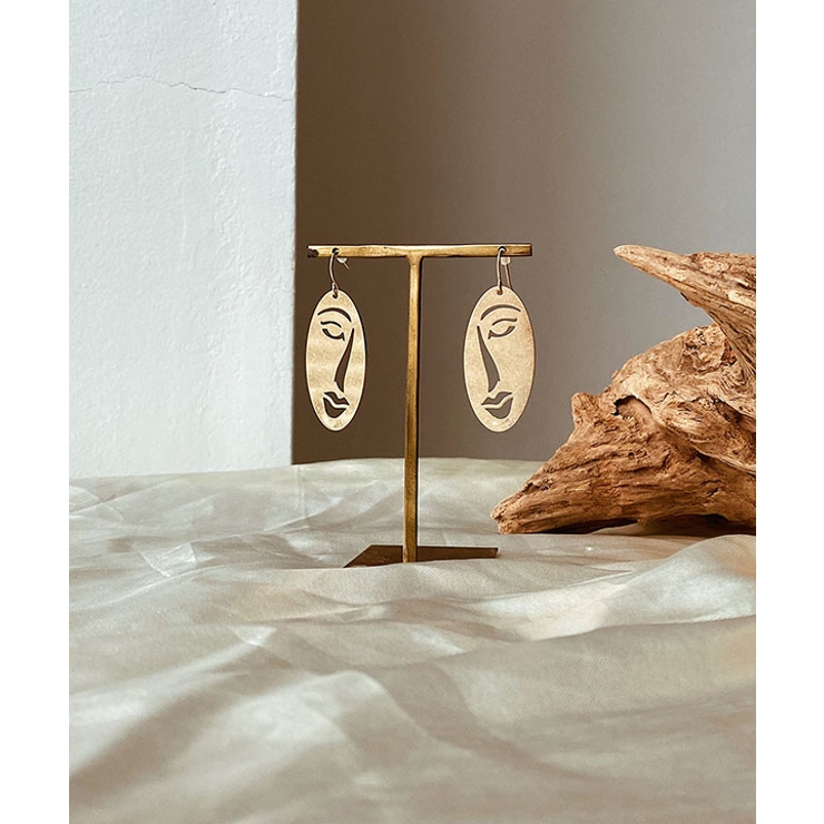 フェイスモチーフピアス emouv ピアス | BUYSENSE | 詳細画像1 