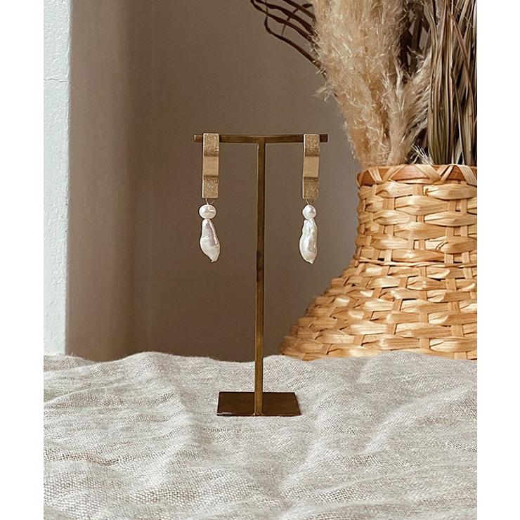 カーブプレートパールピアス emouv ピアス | BUYSENSE | 詳細画像1 