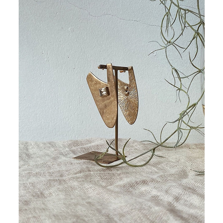 ビッグプレートストーンピアス emouv ピアス | BUYSENSE | 詳細画像3 