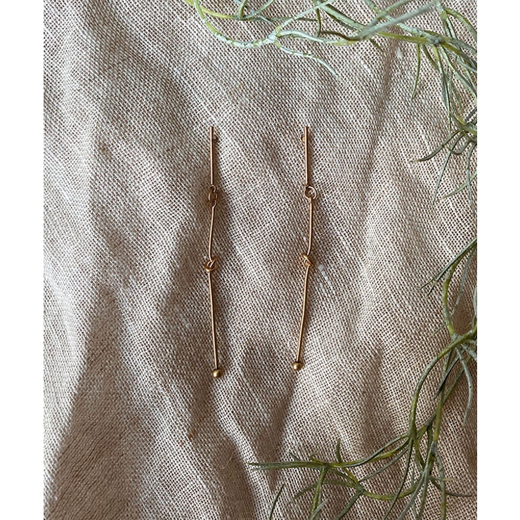 スイング結び目ピアス emouv ピアス | BUYSENSE | 詳細画像3 