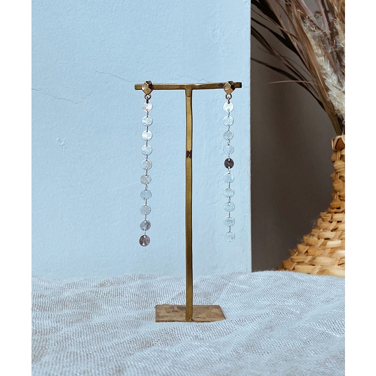 シルバー | メタリックロングピアス emouv ピアス | BUYSENSE