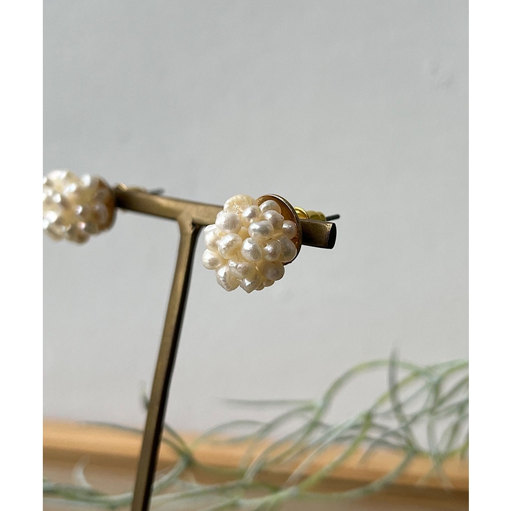 パールビーズデザインピアス emouv ピアス | BUYSENSE | 詳細画像1 