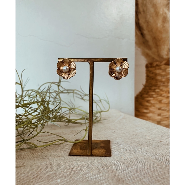 ゴールド | フラワーモチーフピアス emouv ピアス | BUYSENSE
