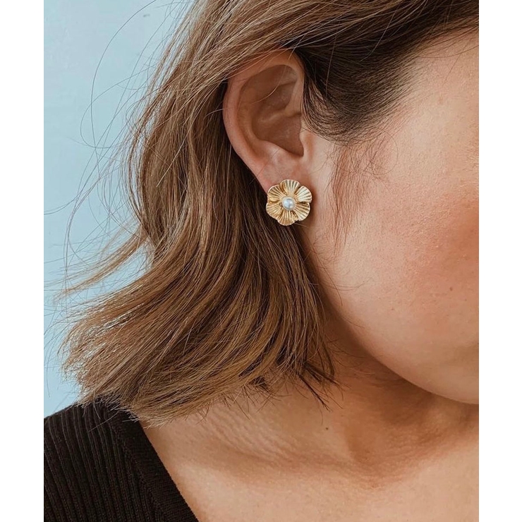 フラワーモチーフピアス emouv ピアス | BUYSENSE | 詳細画像1 