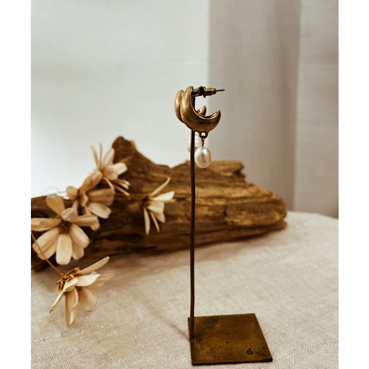 オーバルパールピアス emouv ピアス | BUYSENSE | 詳細画像1 