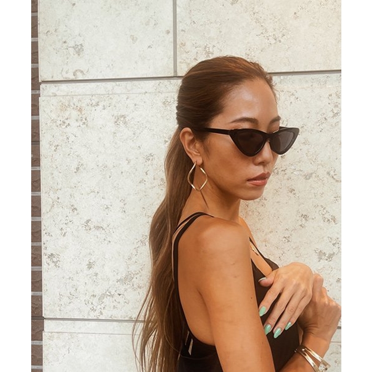 ウェーブフープピアス emouv ピアス | BUYSENSE | 詳細画像1 