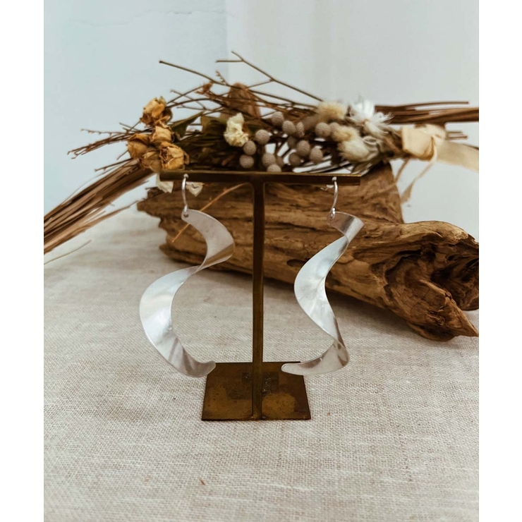 シルバー | ツイストウェーブピアス emouv ピアス | BUYSENSE