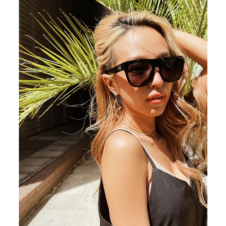 フラワーフレームピアス emouv ピアス | BUYSENSE | 詳細画像1 