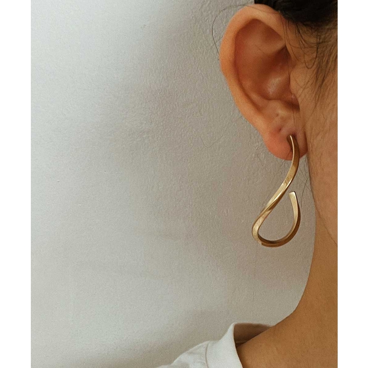 ツイストピアス emouv ピアス | BUYSENSE | 詳細画像1 