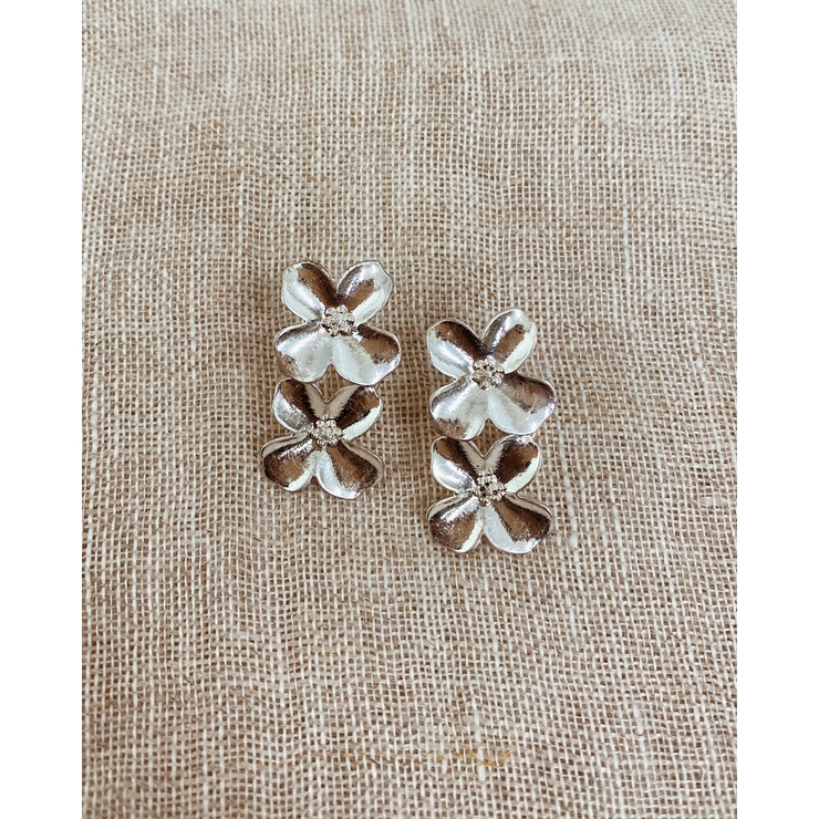 シルバー | 2連ライラックフラワーピアス emouv ピアス | BUYSENSE