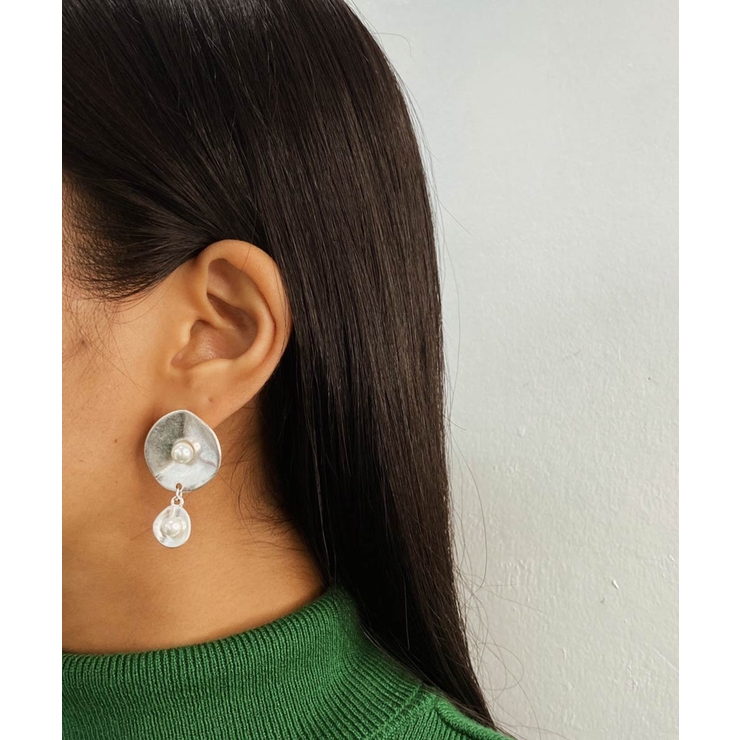 2連シェルパールピアス emouv ピアス | BUYSENSE | 詳細画像1 