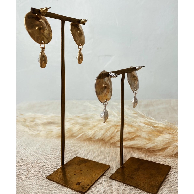 シルバー | 2連シェルパールピアス emouv ピアス | BUYSENSE