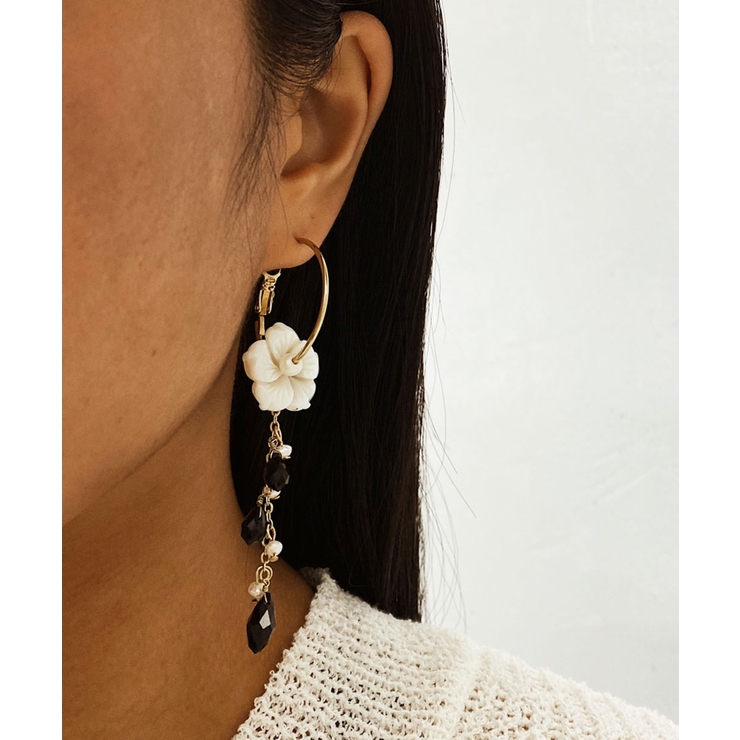 フラワーパールピアス emouv ピアス | BUYSENSE | 詳細画像1 