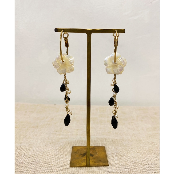 フラワーパールピアス emouv ピアス | BUYSENSE | 詳細画像2 