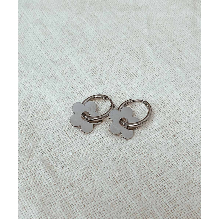 シルバー | シンプルフラワーピアス emouv ピアス | BUYSENSE