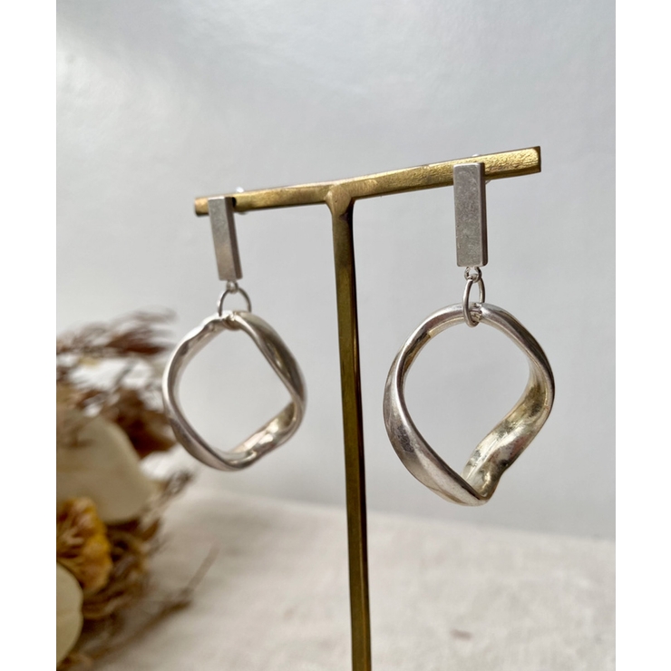 オーバルツイストピアス emouv ピアス | BUYSENSE | 詳細画像8 