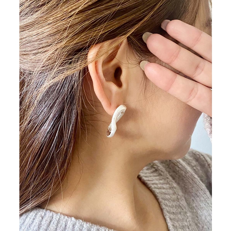 ドロップデザインピアス emouv ピアス ゴールド アクセサリー シンプル | BUYSENSE | 詳細画像2 