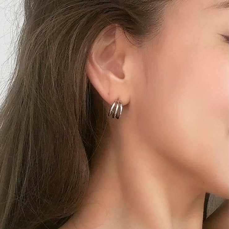 3連フープピアス emouv by[品番：BYST0002429]｜BUYSENSE（バイセンス