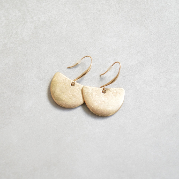 ユニークゴールドピアス emouv by | BUYSENSE | 詳細画像1 