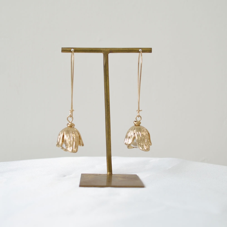 ゴールド | チューリップパールピアス emouv by | BUYSENSE