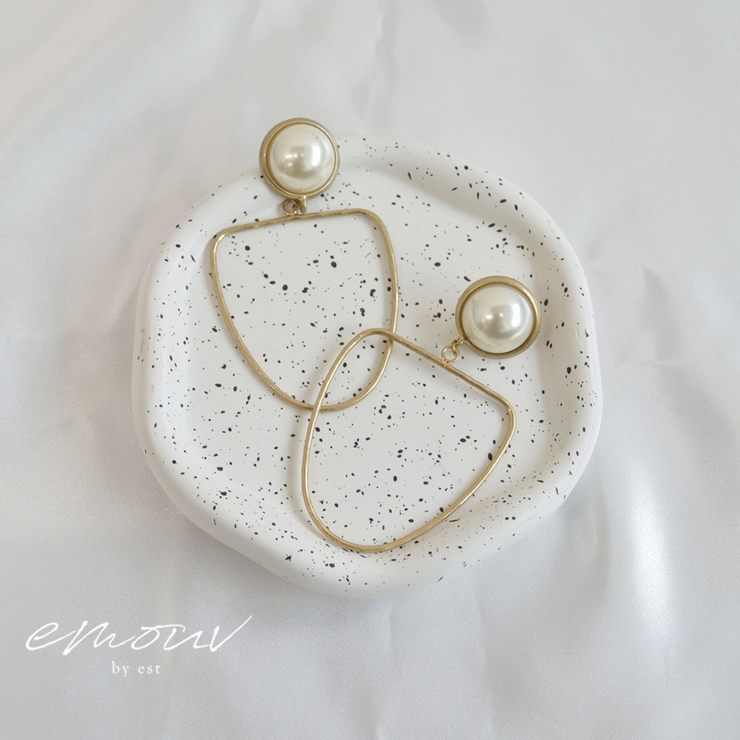 ビッグパールフープピアス emouv by[品番：BYST0002647]｜BUYSENSE 