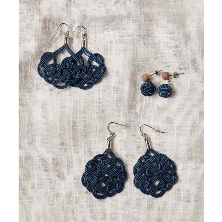 【岩座】本藍染め 水引水晶ピアス | アミナコレクション  | 詳細画像1 