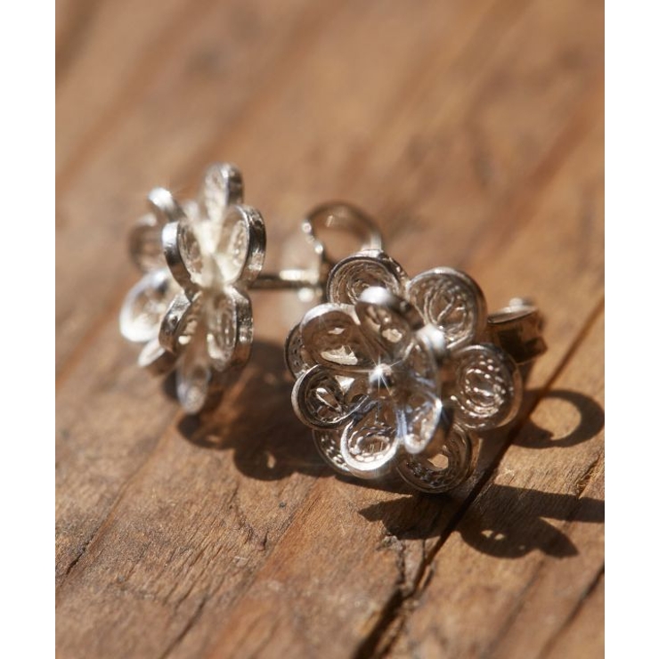 【欧州航路】銀細工マルタフィグリー ダブルフラワーピアス | アミナコレクション  | 詳細画像2 